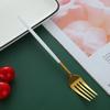 Vajilla portuguesa de acero inoxidable de gran venta en Amazon Cuchillo para bistec occidental, tenedor y cuchara Celebridad de Internet Cuchillo, tenedor y cuchara dorados palillos