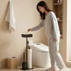 Suporte de chão para papel higiênico em aço inoxidável com bandeja, suporte para escova de vaso sanitário sem furar e prateleira de armazenamento