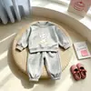 Lindo Conjunto para Bebé 2026 Nuevo Estilo Coreano Dibujos Animados Infantiles Estampado Conjunto de Dos Piezas Sudadera Deportiva Casual y Pantalones para Niñas