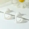 Pendientes Sencillos con Forma de Corazón Hueco y Forma de C, Accesorios para Orejas de Acrílico Mate de Colores, Versátiles para el Trayecto Diario, Disponibles tanto en Clavos como en Clips para Orejas