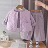 Conjunto de sudadera con capucha para niña de otoño e invierno, nuevo y elegante conjunto de forro polar 2026, un cálido conjunto de tres piezas para bebés en invierno