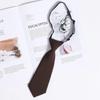 Corbata pequeña de color sólido hecha en casa estilo japonés ultracorta para mujer, perezosa sin nudo, linda estilo universitario, retro marrón, jardín de infantes