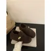 Novos Sapatos Birkenstock Ugly Femininos para a Temporada de Inverno 2025, Quentes e de Veludo, com Fecho Dourado Pequeno, Aumento Interno e Solas Grossas