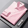 Camisa branca de primavera masculina de manga comprida para uso formal de negócios camisa profissional estilo coreano slim fit para dama de honra cor sólida camisa interna para terno