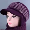 Gorro de invierno para mujer, forrado de polar para abrigar, gorro de punto para mujeres mayores, gorro de punto grueso para personas de mediana edad y mayores para proteger los oídos del frío.