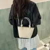 Bolso de mano con patrón tejido de moda, colección otoño/invierno 2026, bolso cuadrado pequeño de alta calidad, elegante y único, color liso, bolso de hombro y bolso cruzado
