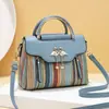 Bolsas para Mujer 2025 Otoño e Invierno Nuevos Bolsos de Mano de Moda con Accesorios de Pañuelo de Seda Bolsos de Hombro de Gran Capacidad Venta al por Mayor
