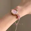 Relógio Floral Rosa Vintage com um Toque de Luxo Leve e High-End, Joia de Pulseira Ajustável Única
