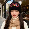 2025 Nuevo Lindo Sombrero de Gato con Orejas y Gafas para Mujer Otoño e Invierno Cálido Protección para los Oídos Sombrero de Punto que Muestra la Cara Pequeño Sombrero de Lana para el Frío