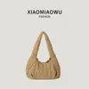 Bolso de mano para estudiante nuevo coreano, versátil para ir al trabajo, diseño retro de lunares, moderno y único, bolso de hombro casual para mujer