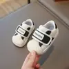 Zapatos de Lona para Niñas 2025 Primavera Nuevos Moda Coreana Zapatos Casuales Zapatos para Bebé Niño Suela Suave Antipatadas Zapatos para Caminar Modernos
