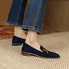 Mocassins Slip-On Retro de Fivela de Metal Estilo Francês para Mulheres, Sapatos Baixos Estilo Britânico com Fivela de Ferro em Camurça, em Estoque, Azul Escuro