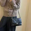 Bolsa de Ombro Feminina com Corrente de Treliça de Diamante 2026 Novo Estilo Tendência Fashionable Texturizada de Ombro Único Transversal Casual Tendência Versátil Pequena Quadrada
