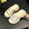 Pantuflas de suela gruesa con altura añadida, DIY con decoraciones de pedrería para zapatos, sandalias creativas antideslizantes de verano para mujer, moda de exterior