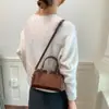 Moda Otoño/Invierno 2026 Bolso Versátil de Cuero Mate Bolso para el Trabajo Cuero Suave Estilo Retro Simple Elegante Bolso Cruzado