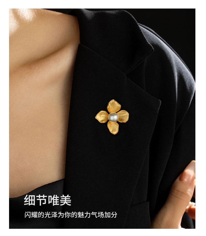 森系时尚高级感金色花朵胸针复古优雅百搭亚金胸花装饰