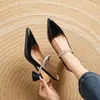 Novidade Outono/Inverno Bico Fino Elegante Versátil Salto Alto Feminino Corte Baixo Strass Prata Moda Costas Abertas Sapatos Únicos Sandálias de Bico Fechado