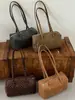 Cross2026 Otoño Nuevo Retro Lunares Bolso Almohada Textura Gamuza Bolso de Hombro Único Bolso de Mano Versátil de Moda