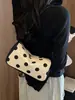 Bolso de axila coreano de nicho transfronterizo para mujer, nuevo y elegante bolso de mano de lunares para el día a día, bolso de hombro y cruzado de alto valor
