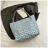 Bolsa Nova Estilo Verão 2025 Feminina Estilo Preguiçoso Grande Capacidade Bolsa de Lona Bolsa de Ombro Tote Xadrez para Estudante e Trajeto