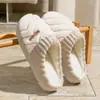 Inverno 2025 Novos Sapatos de Confinamento Quentes de Pelúcia Antiderrapantes com Solado Grosso para Uso Doméstico Interno Chinelos de Algodão Xadrez Retrô para Mulheres Outono