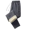 Pantalones casuales gruesos con forro de polar para otoño e invierno de hombre, pantalones de lana de cordero, pantalones deportivos de corte holgado, pantalones rectos de algodón cálido