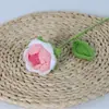 Ramo de Lana Tejido a Mano con Acabado de Rosa Transfronterizo Regalo del Día de San Valentín Chino Rosas Simuladas de Lana