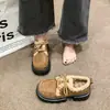 Sapatos de pelúcia felpudos para o Inverno de 2026 com solas plataforma, estilo britânico retrô versátil, mocassins inspirados em Chanel, sapatos de algodão femininos que aumentam a altura
