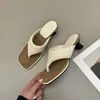Primer Encuentro: Chanclas tejidas de tacón grueso estilo romano para mujer, calzado de verano para exteriores, nueva colección 2026, sandalias de playa para vacaciones, diseño de chancla de dedo