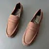 Sapatos Mocassins Plissados Feitos à Mão Moda Retrô 2026 Primavera Novos Sapatos de Couro Estilo Britânico Sapatos Rasos Femininos Venda por Atacado