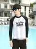 2026 Nuevo Estilo Japonés y Coreano Traje de Baño para Hombre de Dos Piezas con Estampado Protector Solar de Manga Larga para Playa, Comercio Transfronterizo, Al por Mayor en Stock