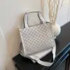 Bolsa de Ombro Grande Capacidade Personalidade Moda Tendência Bolsa Tote Simples Xadrez Nova Bolsa de Mão para o Dia a Dia 2025 Bolsa de Pendurar