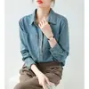 Camisa Jeans Azul Desgastado Vintage para Mulheres, Nova Versátil Camisa Jeans de Algodão em Camadas de Ombro Regular para Primavera e Outono 2025