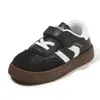 Zapatillas de entrenamiento alemanas para niños 2026 primavera y otoño zapatillas deportivas para niños zapatillas casuales de tabla zapatillas blancas pequeñas para niñas suela blanda zapatos de bebé Forrest Gump