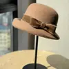 Novo Chapéu de Pescador de Lã com Borda Enrolada de Luxo para Mulheres, Chapéu Bucket da Moda Outono e Inverno para Afinar o Rosto, Tendência de Chapéu de Feltro para Filhas no Exterior