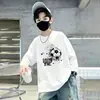 Camiseta de manga comprida de outono para meninos, novo modelo primavera e outono 2026, base de algodão puro, blusa infantil grande, moderna