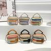 Bolsa de Cosméticos 2025 Bolso Cruzado al Hombro Rayado Hierba Bolso Pequeño para Mujer Bolso de Mujer Cadena Nueva Mini Color de Contraste Tejido