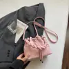 Bolsa Saco Tendência para Mulheres 2026 Primavera Novo Estilo Bolsa Transversal Bolsa de Ombro para o Dia a Dia da Mulher Grande Capacidade