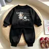 Conjunto de moletom infantil de desenho animado transfronteiriço, conjunto de duas peças com calça de moletom soltinha com punho para meninos e meninas, fornecimento de roupas infantis de outono