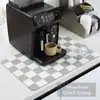 Tapete Absorvente Quadrado para Máquina de Café de Cozinha com Estampa Xadrez Escandinavo, Tapete Drenante Decorativo Antiderrapante