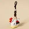 Colgante para llavero de coche de pollo de madera maciza tallado a mano, decoración unisex para bolso, adorno decorativo, regalo de cumpleaños