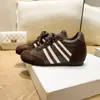 Zapatillas de entrenamiento retro alemanas de cuero genuino en stock, con aumento de altura de 6 cm para mujer, novedad otoño 2026, deportivas casual versátiles, zapatos Forrest Gump