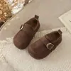 Zapatos pequeños de cuero estilo británico, nueva colección primavera/otoño 2026, zapatos de princesa estilo coreano con hebilla para niñas, y zapatos estilo Birkenstock retro para niños
