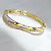 Pulsera Esmaltada Retorcida Vintage de Color Contrastante con Incrustaciones de Circonita, Joyería de Lujo Ligero para Mujer, Multicolor, Directo de Fábrica, Venta al por Mayor Disponible