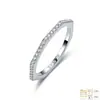 Anillo de Plata de Ley S925 con Moissanita Completa Anillo de Banda Completamente Pavimentado en Forma de V Anillo Apilable de Moissanita Venta Caliente Transfronteriza de Amazon