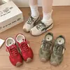 Zapatillas de entrenamiento alemanas versátiles para primavera y otoño, zapatillas deportivas casuales de moda para mujer, hacen que los pies parezcan más pequeños, con cordones, bloques de color, zapatillas Cortez, tela