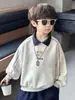 Q091 Camisa Polo para Niños con Bordado de Letra, Top de Primavera y Otoño, Nueva Camisa Polo Infantil Estilo Coreano con Costuras Visibles, Moderna
