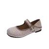Sapatos Femininos Baixos de Solado Reto Estilo Retro 2026 Novo Primavera Verão Estilo Coreano Sapatos Mary Jane de Uma Tira Combinar com Saias Sapatos de Vovó