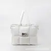 Bolsa de Ombro Feminina Nova Tendência Transfronteiriça, Bolsa Jaqueta de Algodão, Grande Capacidade, Bolsa de Mão Fashion, Bolsa Tote Transversal, Leve