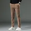 Pantalones casuales de pana para hombre, gruesos para otoño e invierno, pantalones rectos de color liso simples, modernos y versátiles, pantalones largos con forro polar